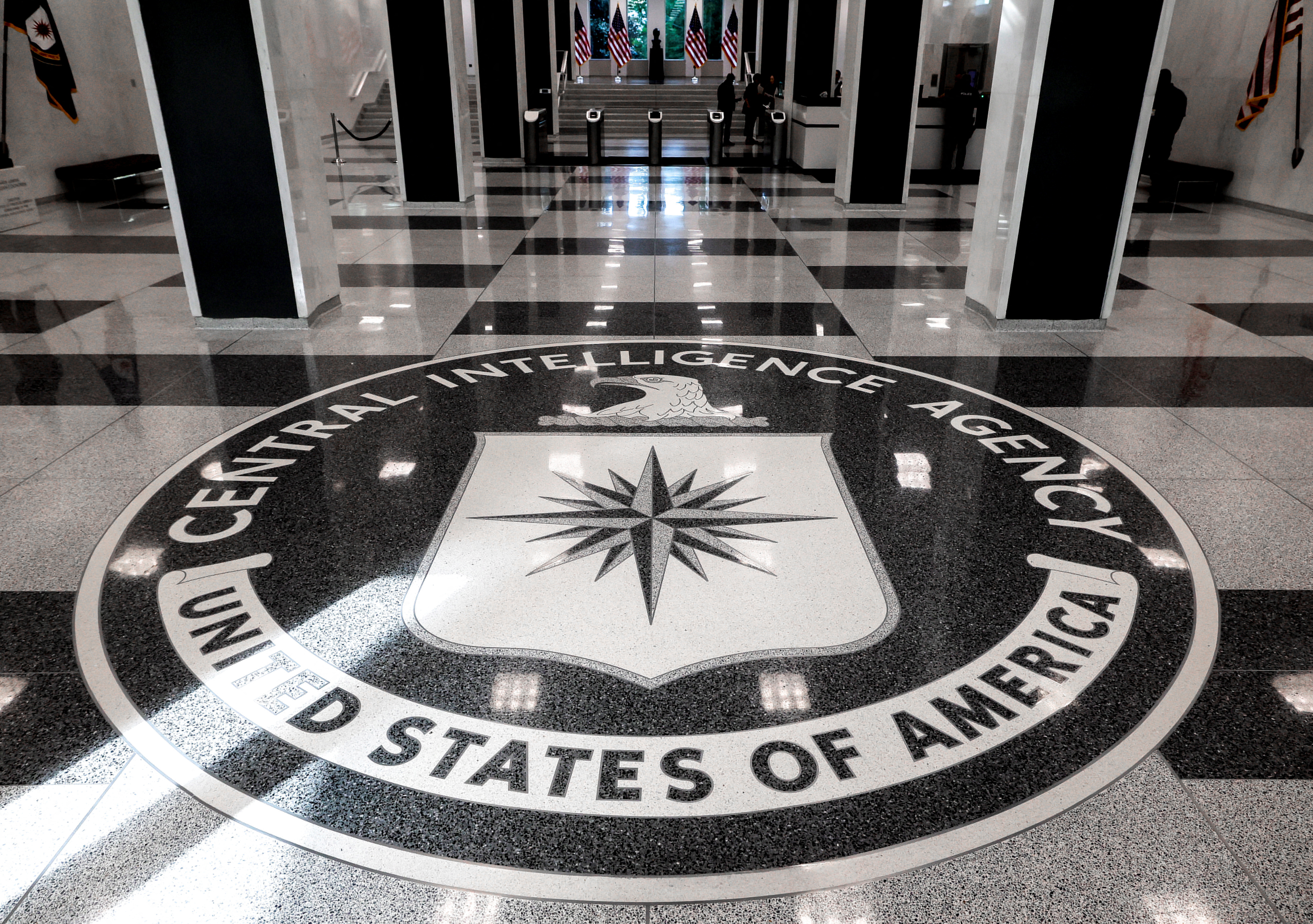 CIA'den İranlılarla ajanlık teklifi. Farsça "Yardımınıza hazırız" mesajı