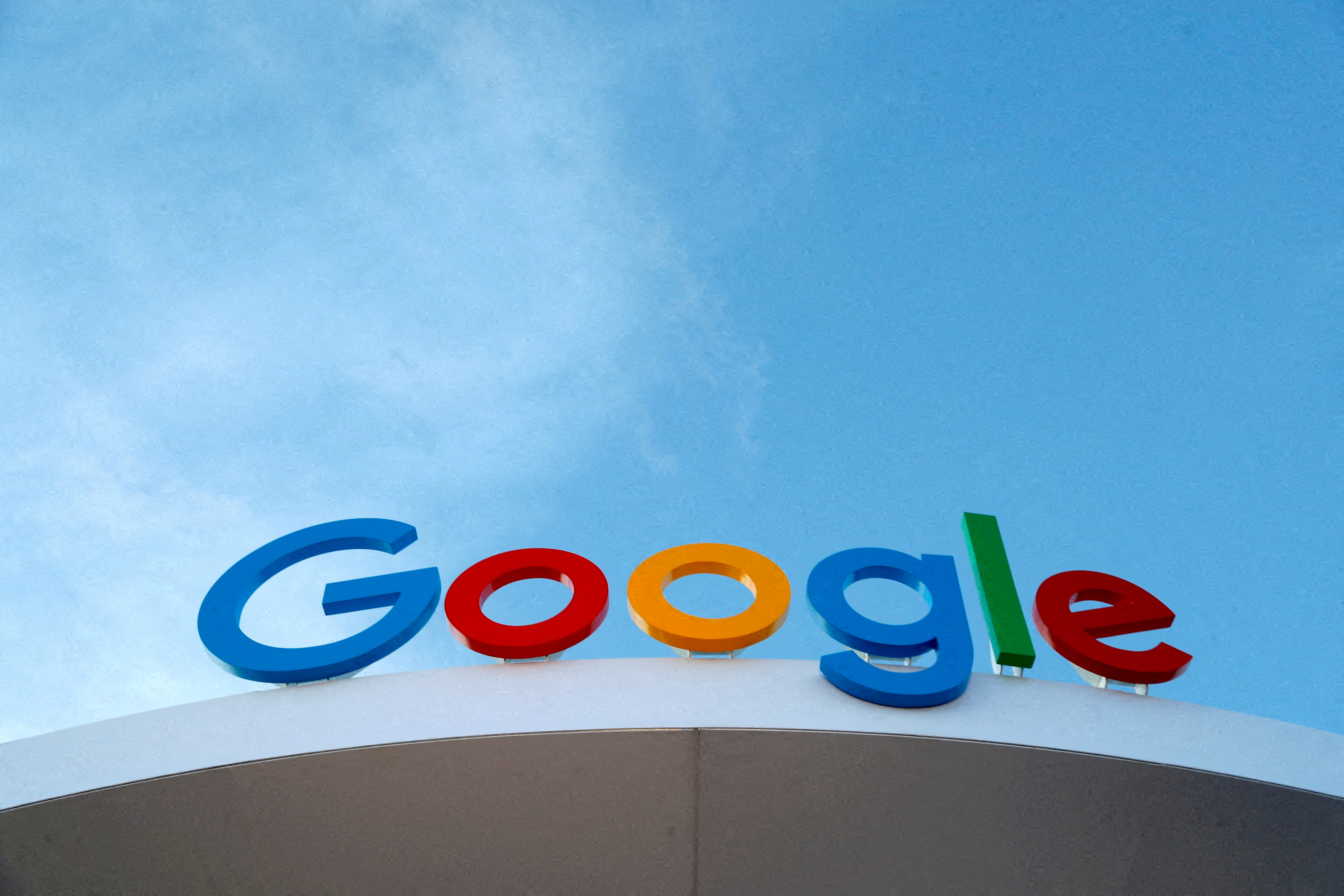 Arama motoru Google, AB kıskacından kaçmak için değişikliğe gidiyor